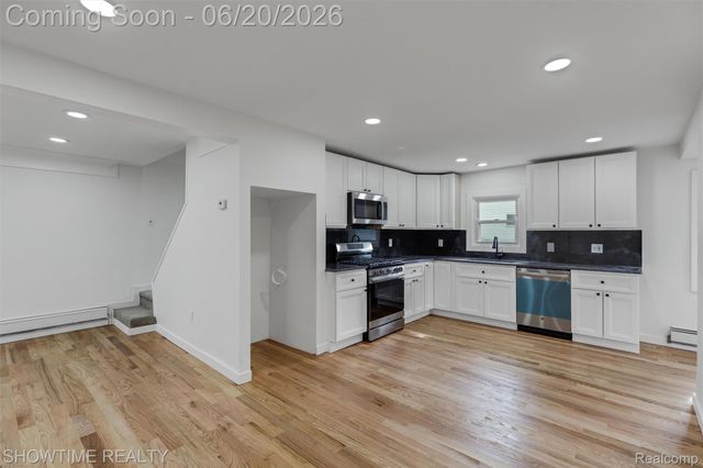 14854 10 Mile Road, Warren, MI 48089