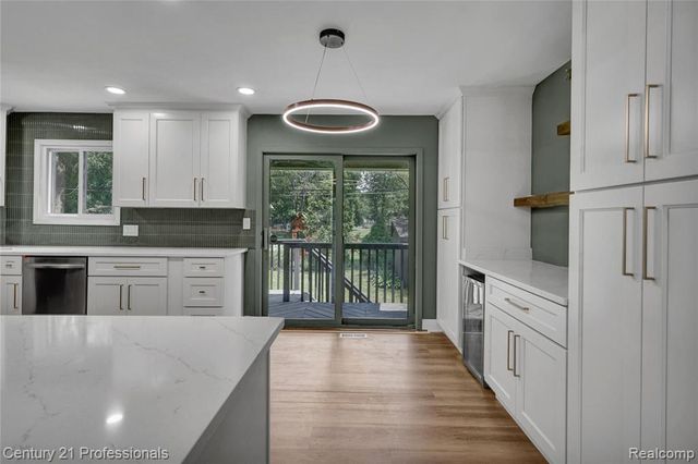 3099 Chenoa Street, Commerce Twp, MI 48382