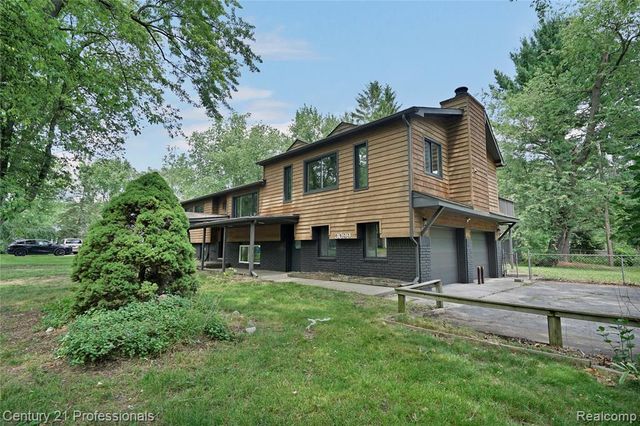 3099 Chenoa Street, Commerce Twp, MI 48382