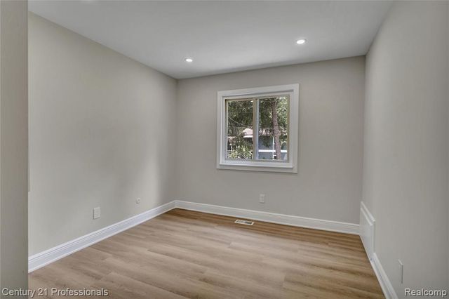 3099 Chenoa Street, Commerce Twp, MI 48382