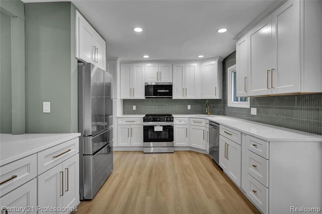 3099 Chenoa Street, Commerce Twp, MI 48382