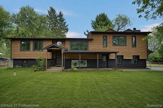 3099 Chenoa Street, Commerce Twp, MI 48382