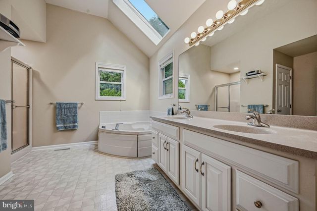 150 RAMUNNO CIR, Hockessin, DE 19707