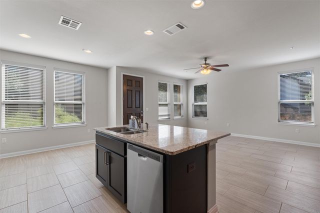 13800 E Lyndhurst ST 164, Austin, TX 78717