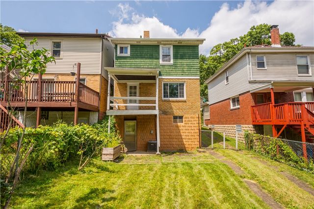 2441 Starkamp, Brookline, PA 15226
