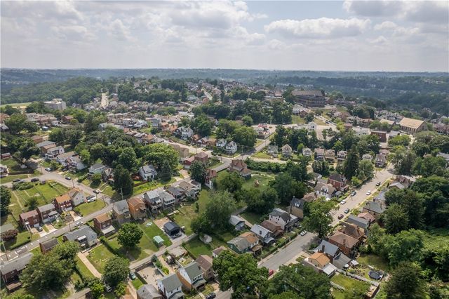 2441 Starkamp, Brookline, PA 15226