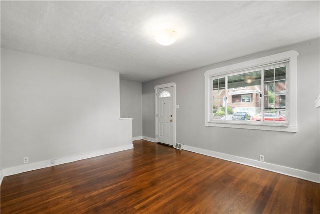 2441 Starkamp, Brookline, PA 15226