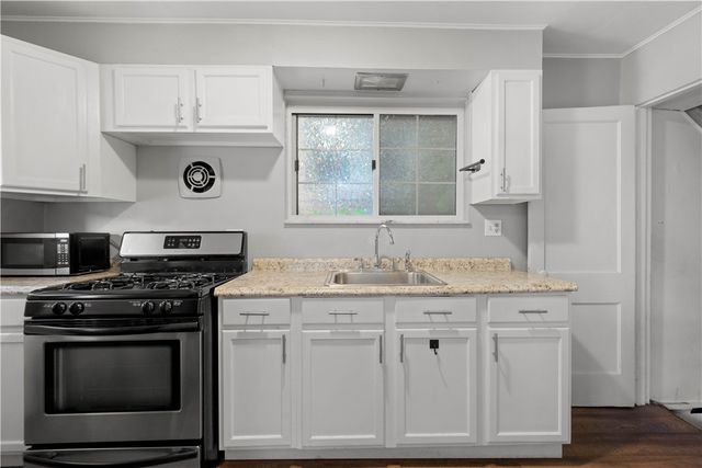 2441 Starkamp, Brookline, PA 15226