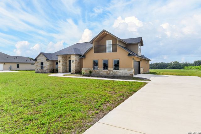 956 Horseshoe Falls, Bandera, TX 78003