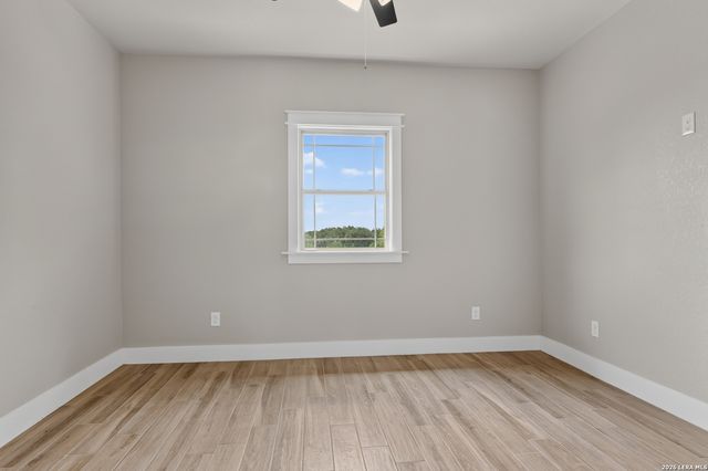 956 Horseshoe Falls, Bandera, TX 78003