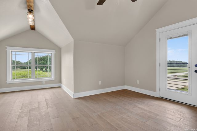 956 Horseshoe Falls, Bandera, TX 78003