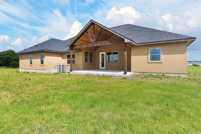 956 Horseshoe Falls, Bandera, TX 78003