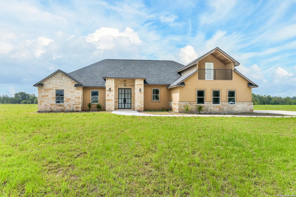 956 Horseshoe Falls, Bandera, TX 78003