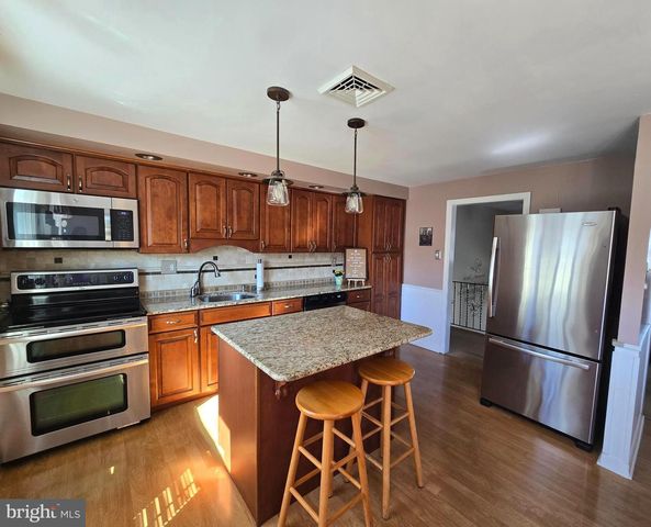 66 HENRY AVE, Feasterville Trevose, PA 19053