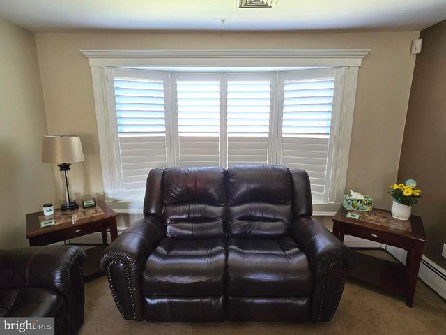 66 HENRY AVE, Feasterville Trevose, PA 19053