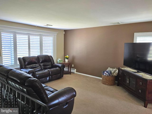 66 HENRY AVE, Feasterville Trevose, PA 19053