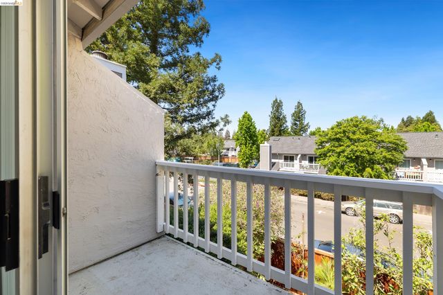 226 Birch Creek Dr, Pleasanton, CA 94566