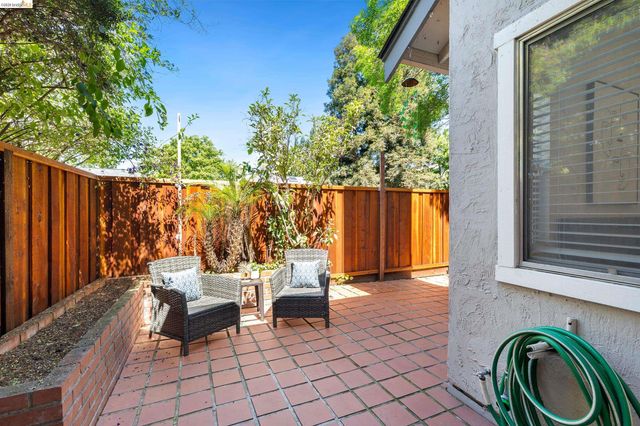 226 Birch Creek Dr, Pleasanton, CA 94566