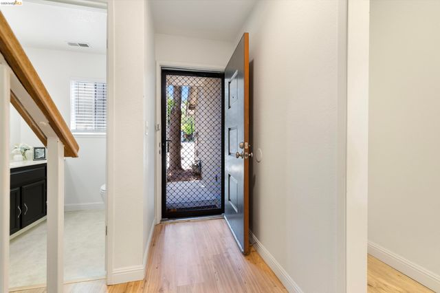 226 Birch Creek Dr, Pleasanton, CA 94566