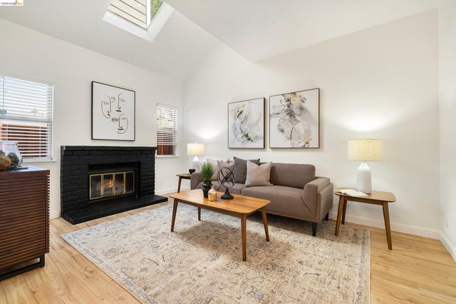 226 Birch Creek Dr, Pleasanton, CA 94566