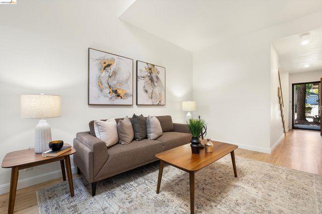 226 Birch Creek Dr, Pleasanton, CA 94566