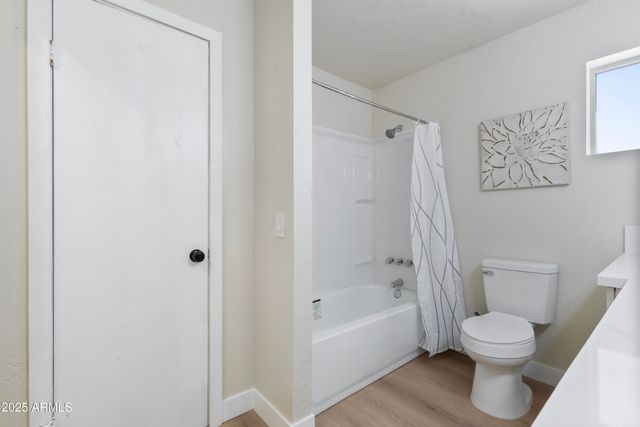 1065 W WHITELEY Street, Apache Junction, AZ 85120