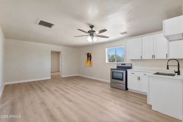 1065 W WHITELEY Street, Apache Junction, AZ 85120