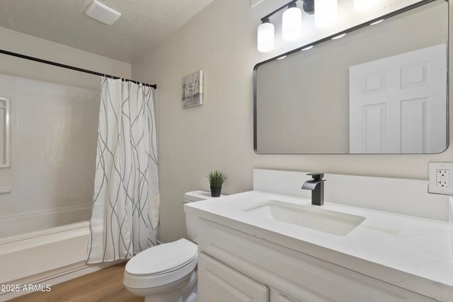 1065 W WHITELEY Street, Apache Junction, AZ 85120