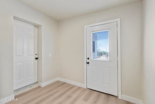 1065 W WHITELEY Street, Apache Junction, AZ 85120