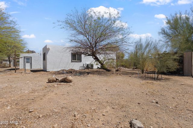 1065 W WHITELEY Street, Apache Junction, AZ 85120