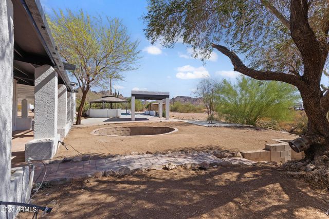 1065 W WHITELEY Street, Apache Junction, AZ 85120