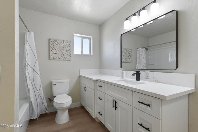 1065 W WHITELEY Street, Apache Junction, AZ 85120