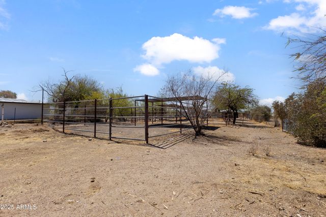 1065 W WHITELEY Street, Apache Junction, AZ 85120