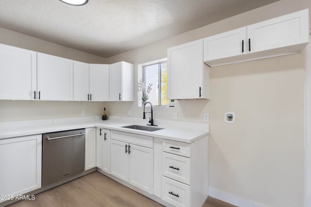 1065 W WHITELEY Street, Apache Junction, AZ 85120