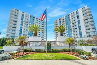 925 N Halifax Ave Apt 204, Daytona Beach, FL 32118