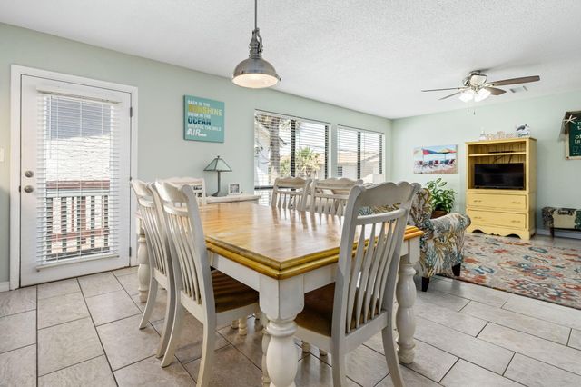 8425 Gulf Boulevard, 213, Navarre, FL 32566