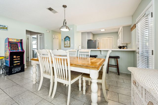 8425 Gulf Boulevard, 213, Navarre, FL 32566