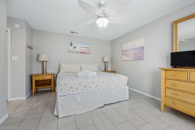 8425 Gulf Boulevard, 213, Navarre, FL 32566