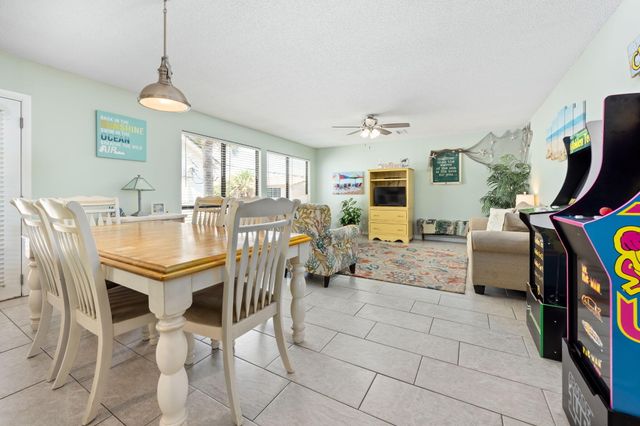 8425 Gulf Boulevard, 213, Navarre, FL 32566