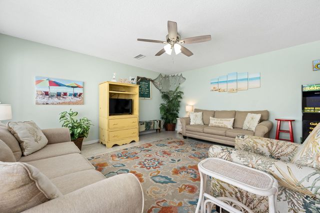 8425 Gulf Boulevard, 213, Navarre, FL 32566