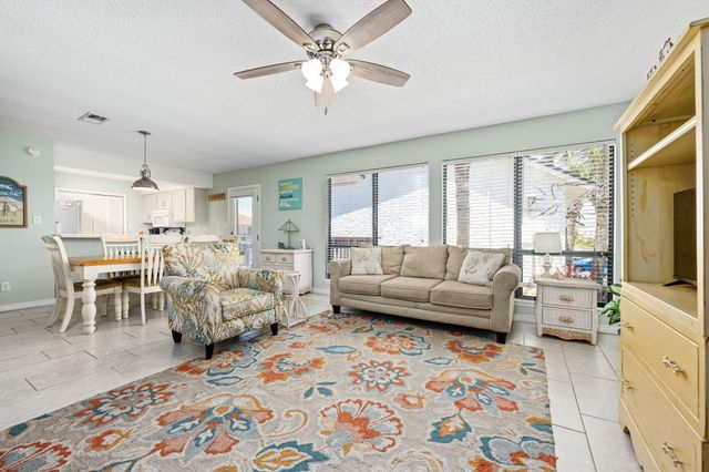 8425 Gulf Boulevard, 213, Navarre, FL 32566