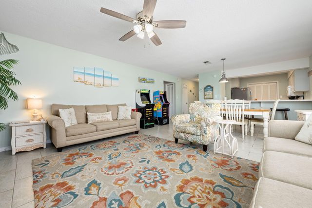 8425 Gulf Boulevard, 213, Navarre, FL 32566