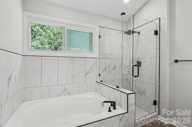 10740 Roxbury Court, Charlotte, NC 28214