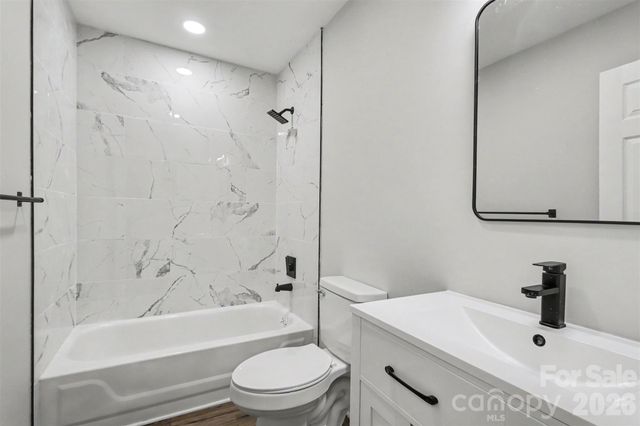 10740 Roxbury Court, Charlotte, NC 28214