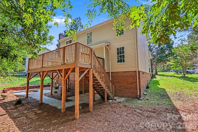 10740 Roxbury Court, Charlotte, NC 28214