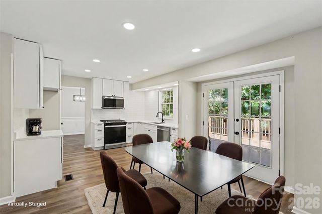 10740 Roxbury Court, Charlotte, NC 28214