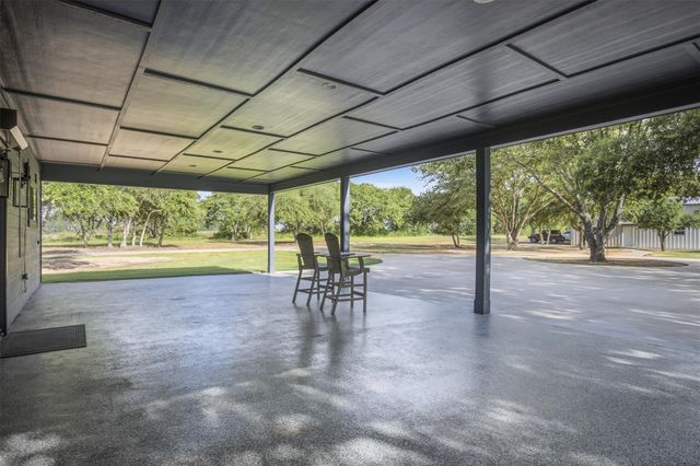 33952 Joseph Road, Waller, TX 77484