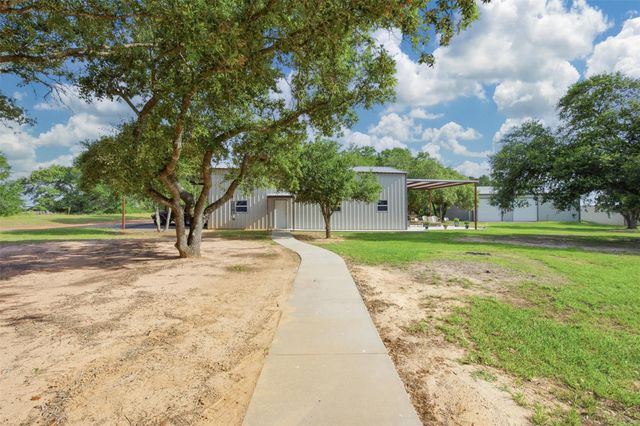 33952 Joseph Road, Waller, TX 77484