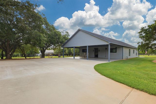 33952 Joseph Road, Waller, TX 77484