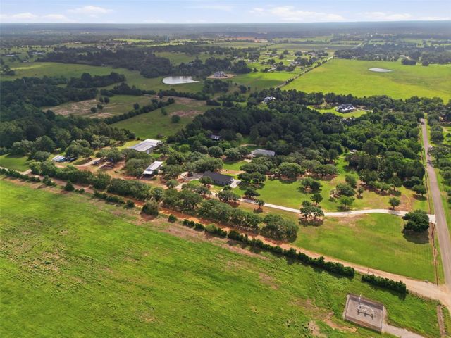 33952 Joseph Road, Waller, TX 77484